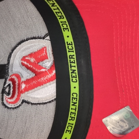 Reebok ,Center Ice Collection , NHL New Jersey Devils Men's Fitted Hat,Size S/M. - Picture 7 of 9